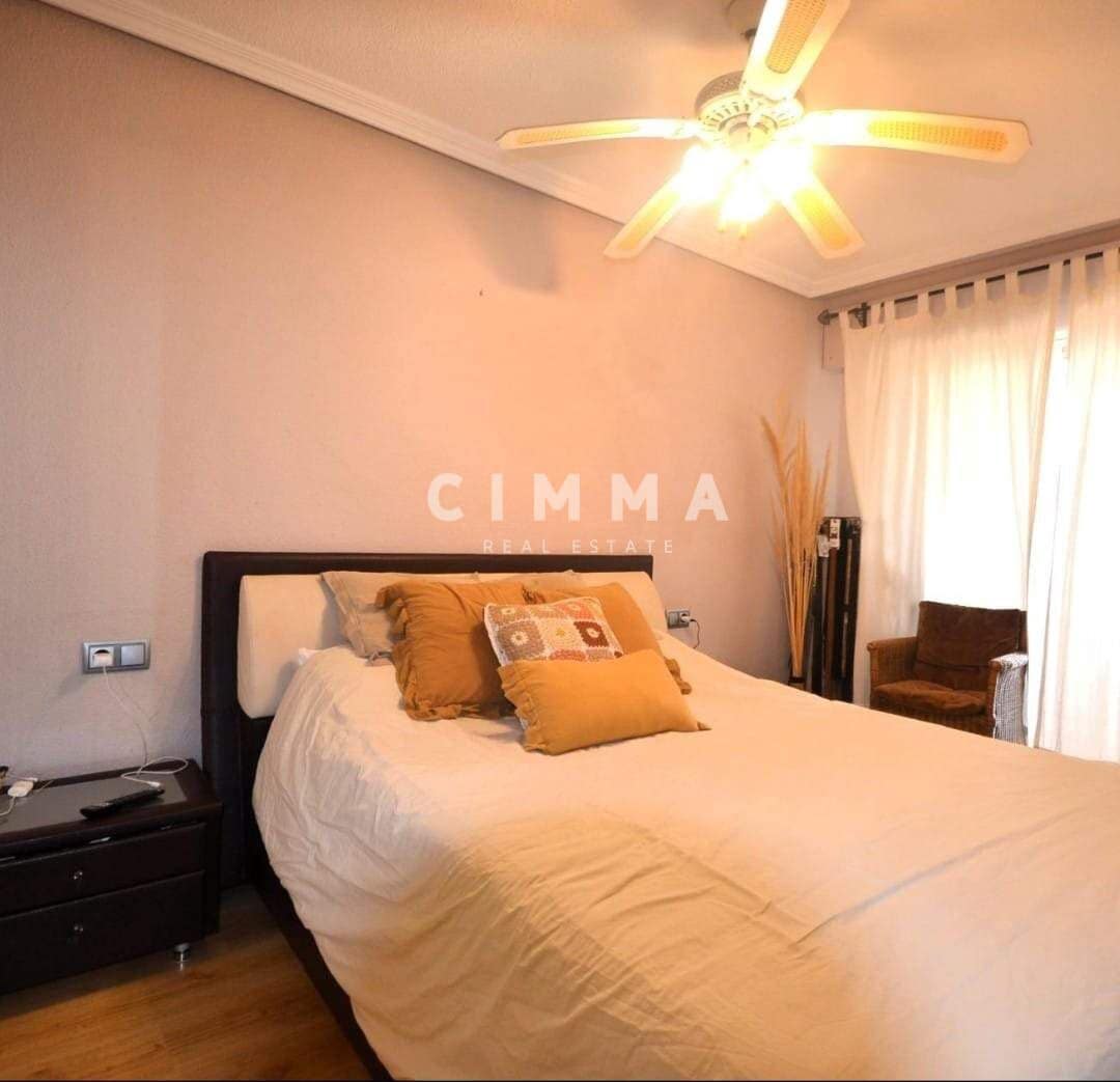 4 quarto Penthouse para venda em Benidorm com piscina - 310 000 € (Ref: 8663158)