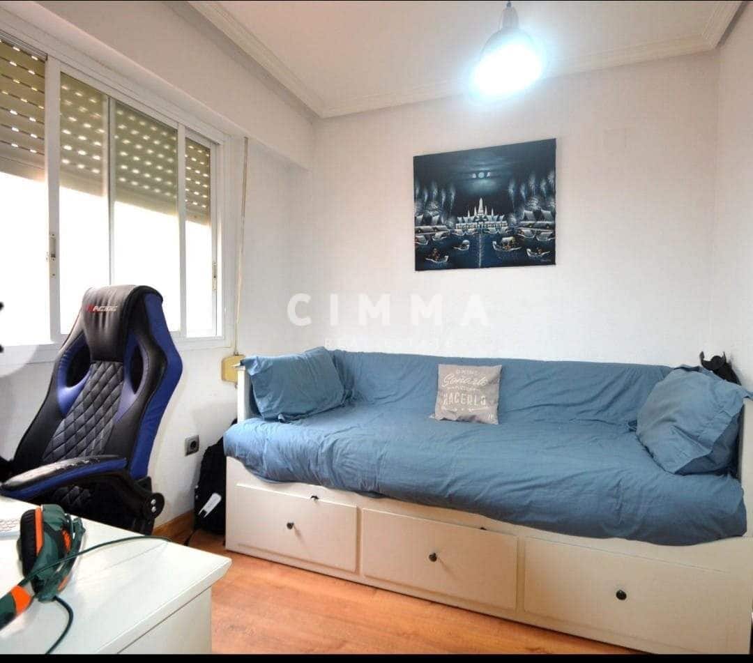 4 quarto Penthouse para venda em Benidorm com piscina - 310 000 € (Ref: 8663158)