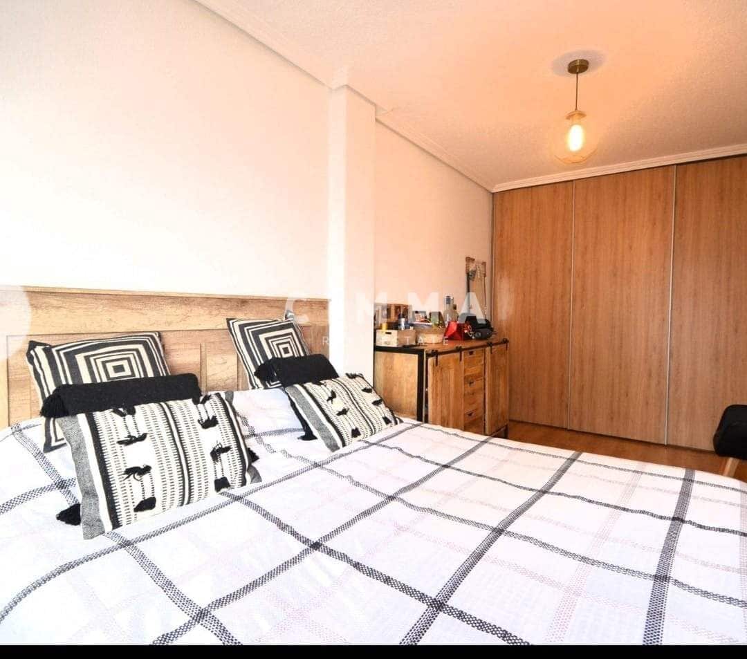 4 quarto Penthouse para venda em Benidorm com piscina - 310 000 € (Ref: 8663158)