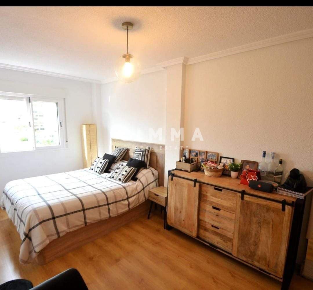 4 quarto Penthouse para venda em Benidorm com piscina - 310 000 € (Ref: 8663158)