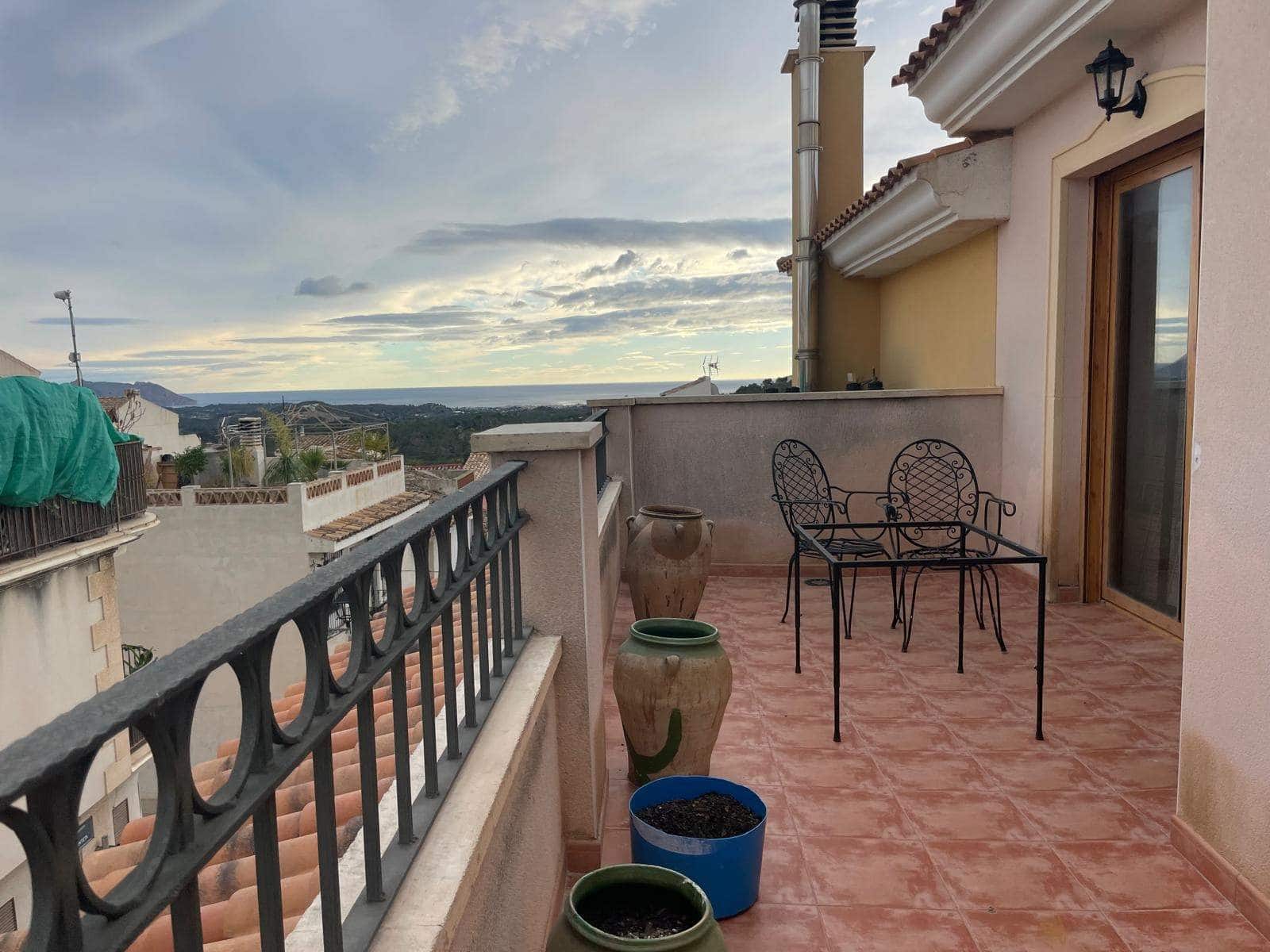 4 sovrum Radhus till salu i La Nucia - 307 000 € (Ref: 8670668)