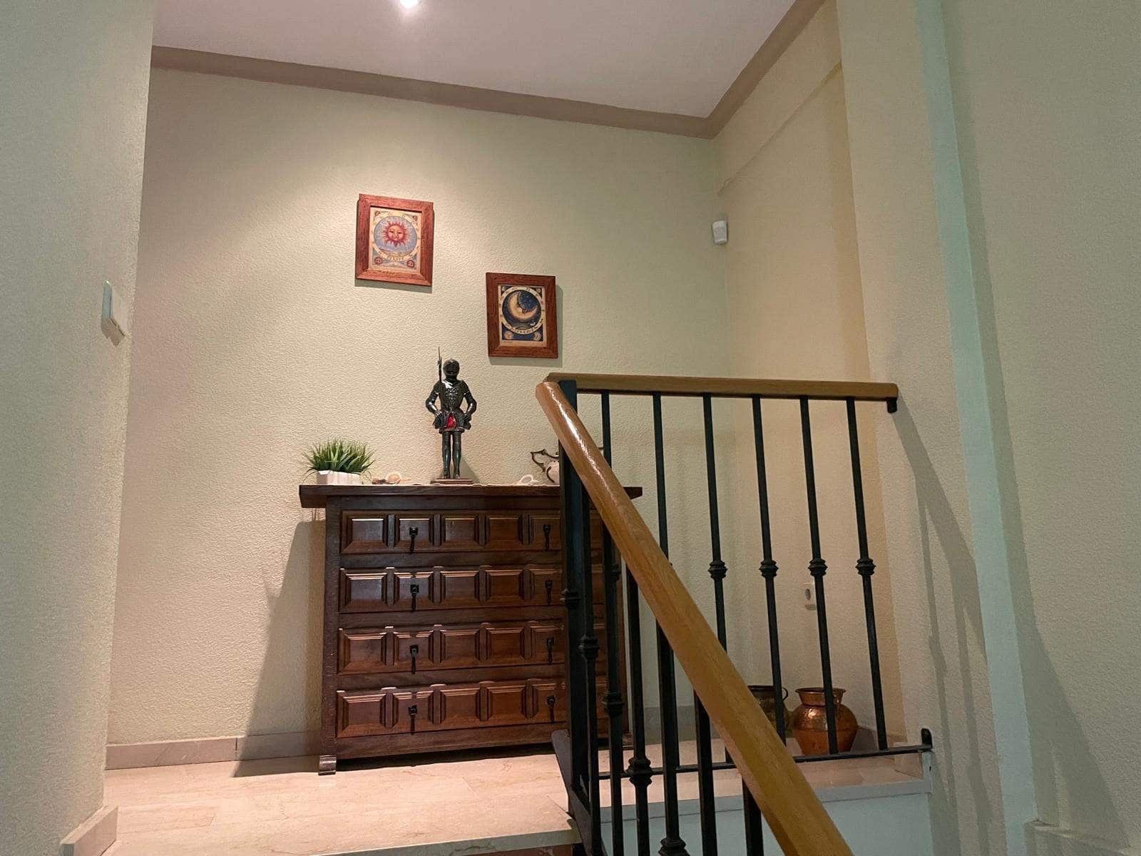 4 sovrum Radhus till salu i La Nucia - 307 000 € (Ref: 8670668)