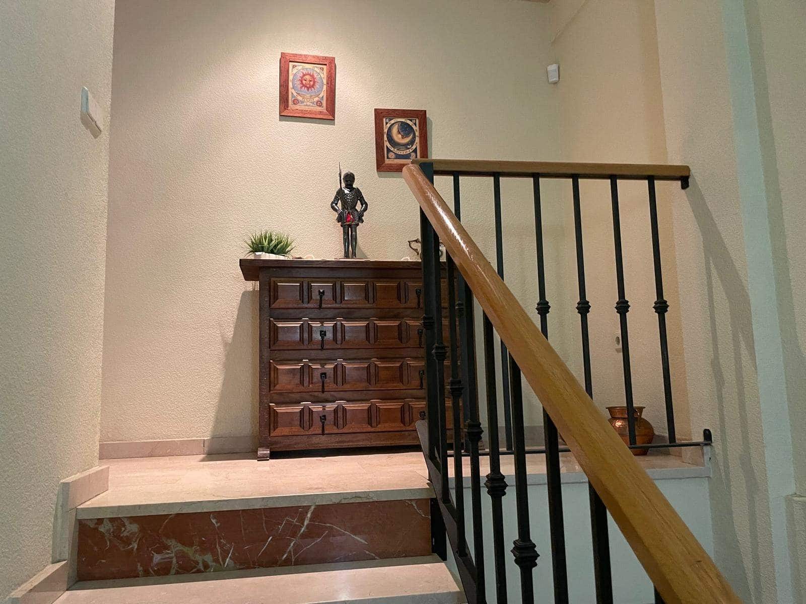 4 sovrum Radhus till salu i La Nucia - 307 000 € (Ref: 8670668)