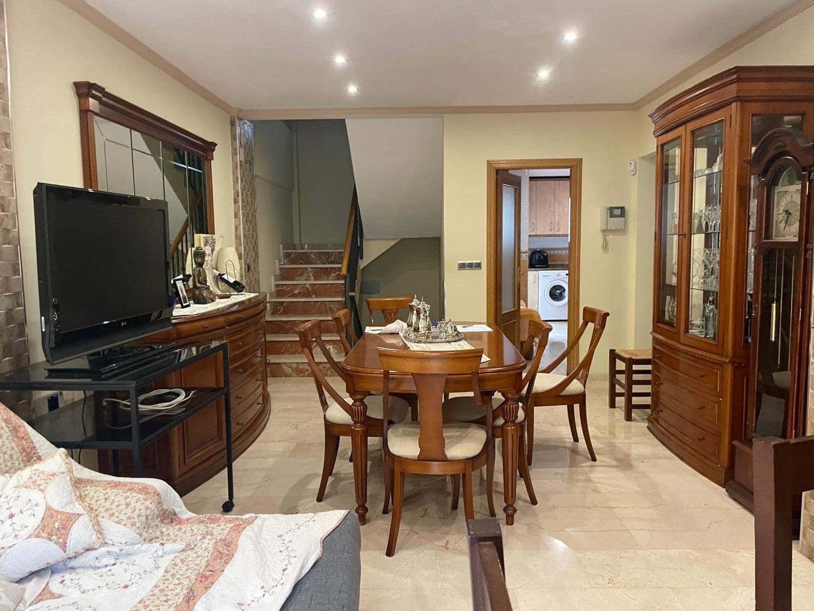 4 sovrum Radhus till salu i La Nucia - 307 000 € (Ref: 8670668)