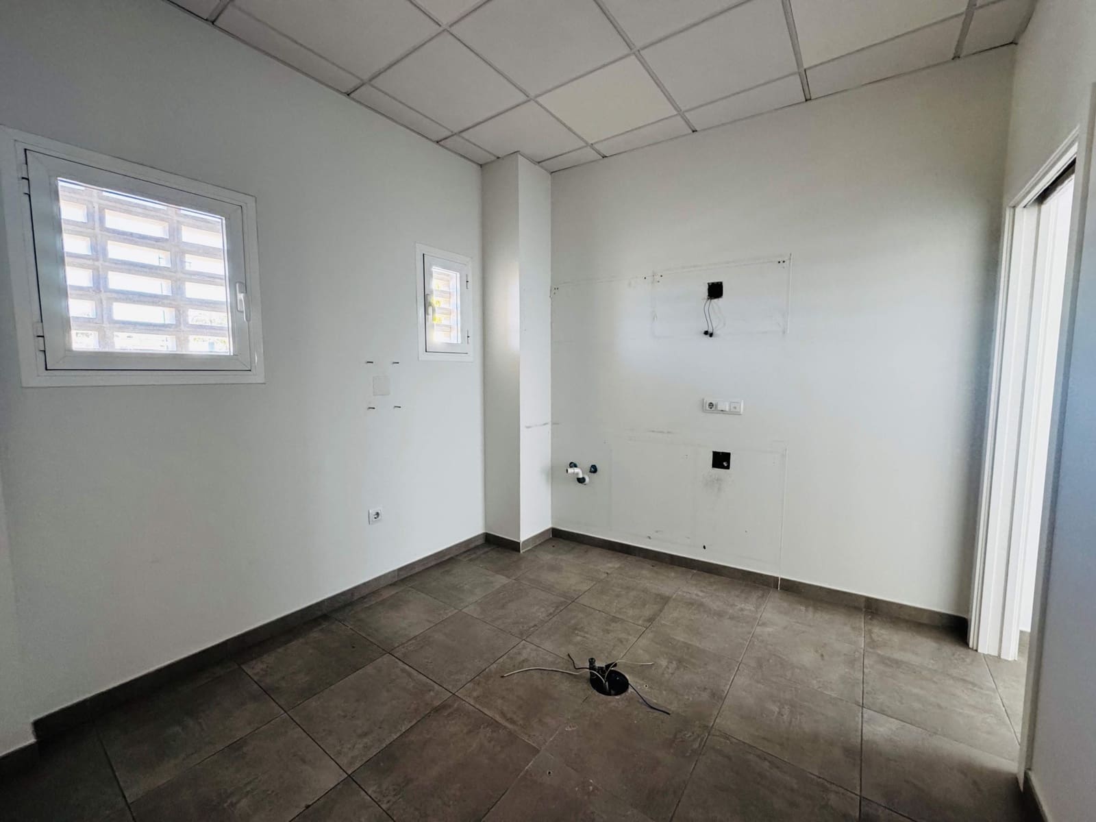 3 soveværelse Erhverv til leje i La Nucia med swimmingpool - € 2.000 (Ref: 8900087)