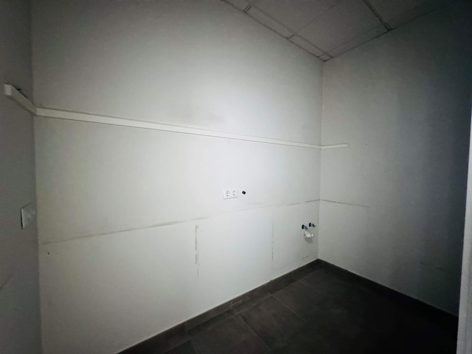 3 soveværelse Erhverv til leje i La Nucia med swimmingpool - € 2.000 (Ref: 8900087)