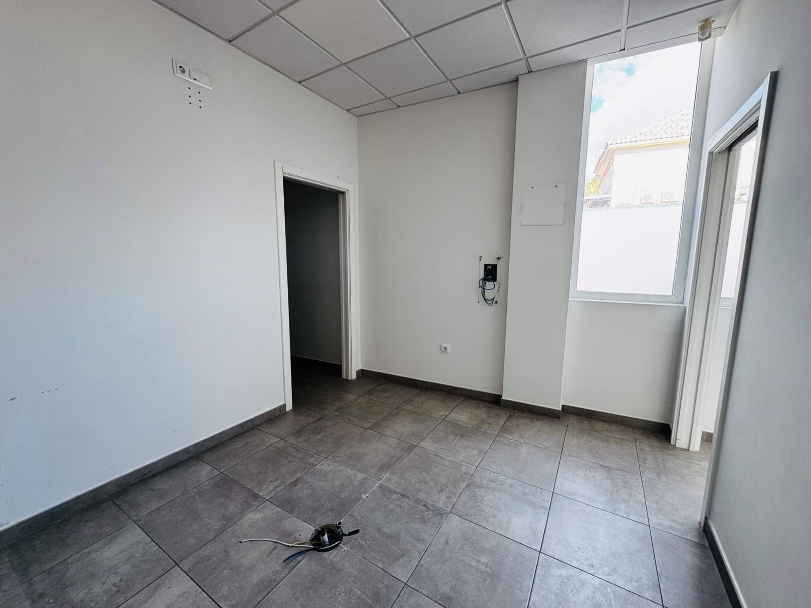 3 soveværelse Erhverv til leje i La Nucia med swimmingpool - € 2.000 (Ref: 8900087)