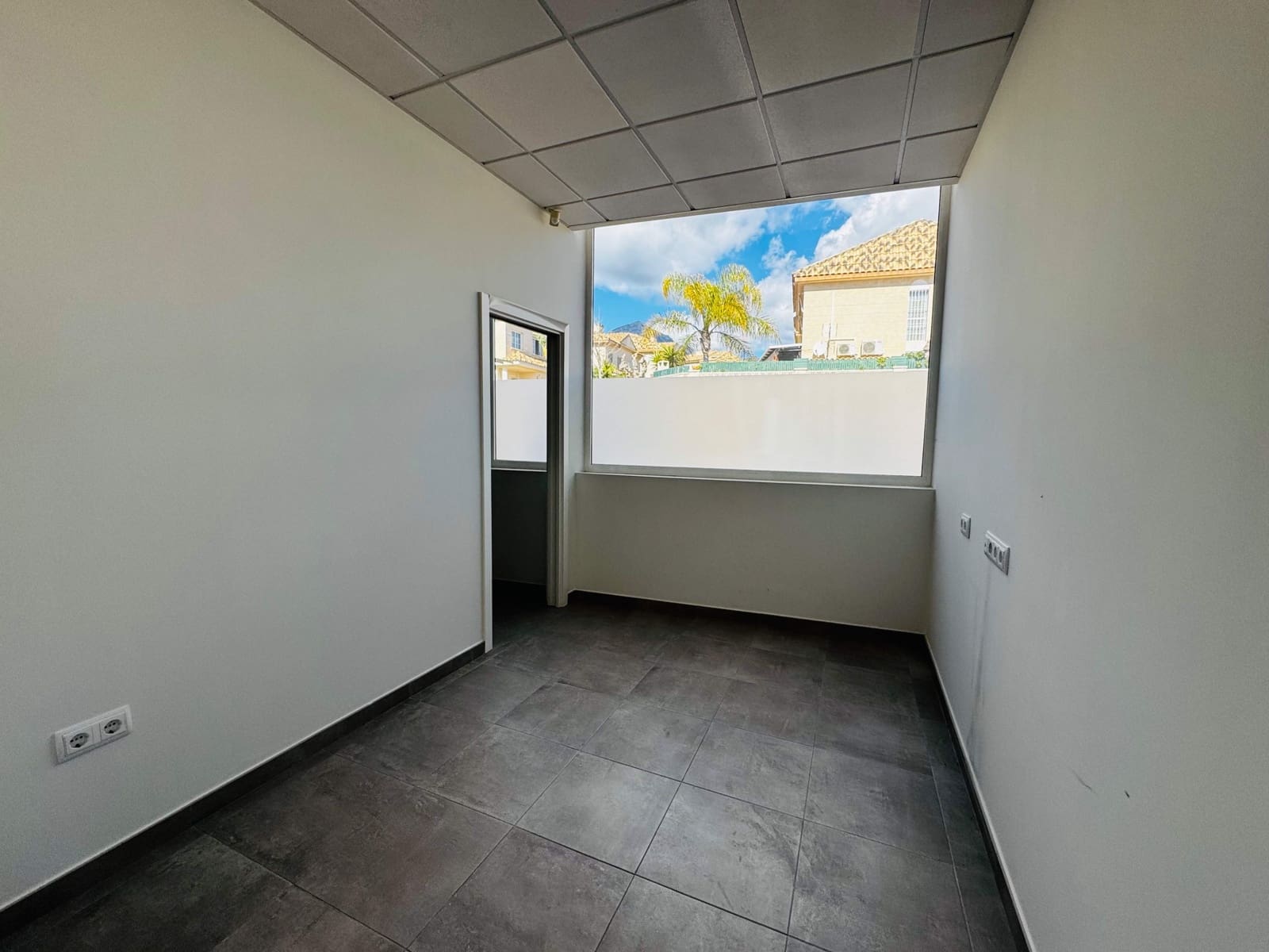 3 soveværelse Erhverv til leje i La Nucia med swimmingpool - € 2.000 (Ref: 8900087)