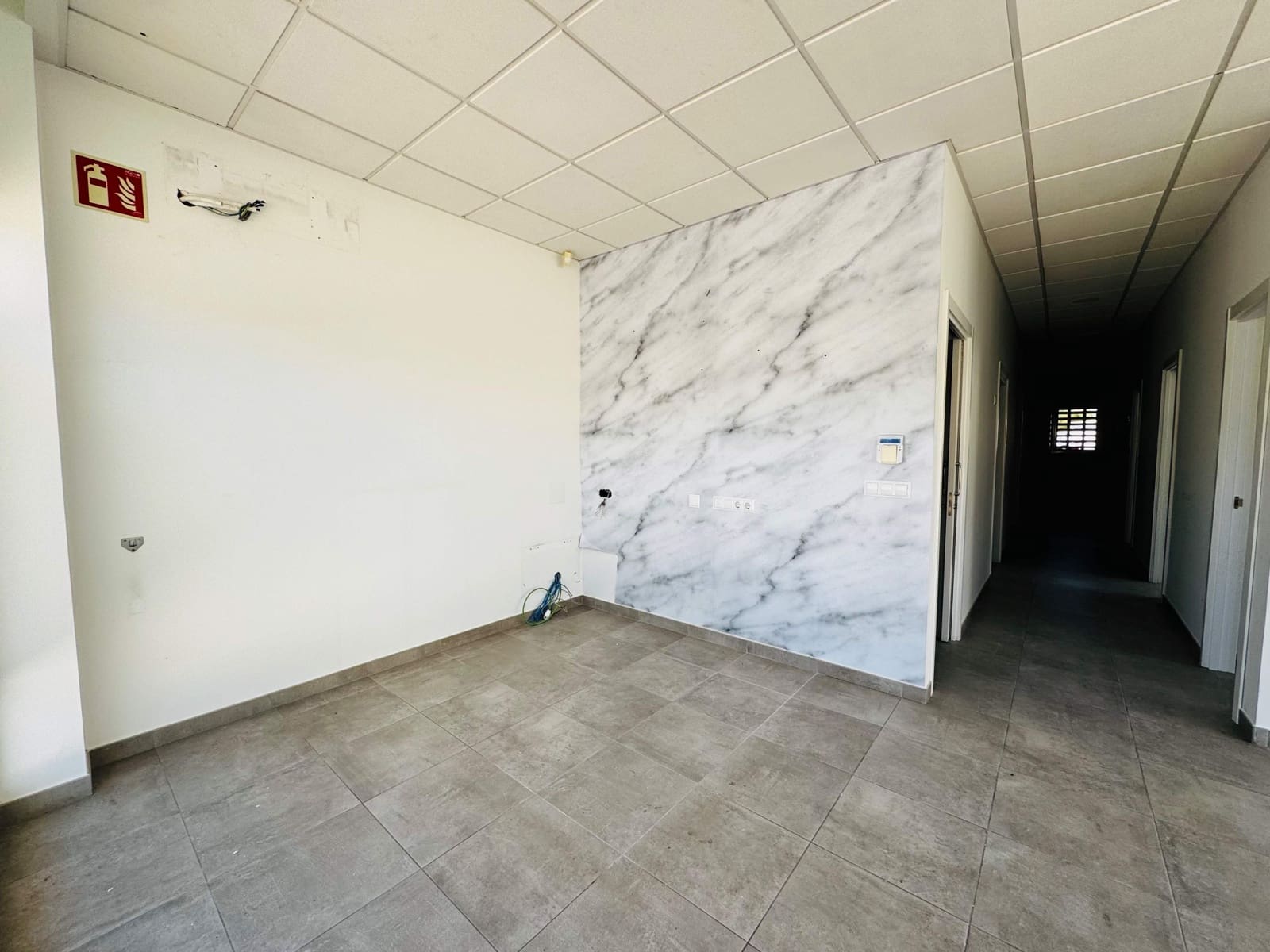 3 soveværelse Erhverv til leje i La Nucia med swimmingpool - € 2.000 (Ref: 8900087)