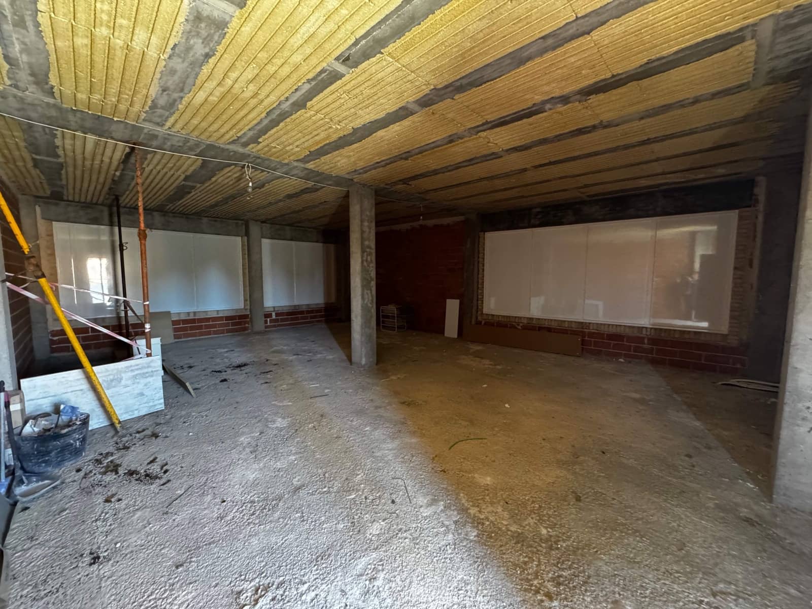 3 soveværelse Erhverv til leje i La Nucia med swimmingpool - € 2.000 (Ref: 8900087)