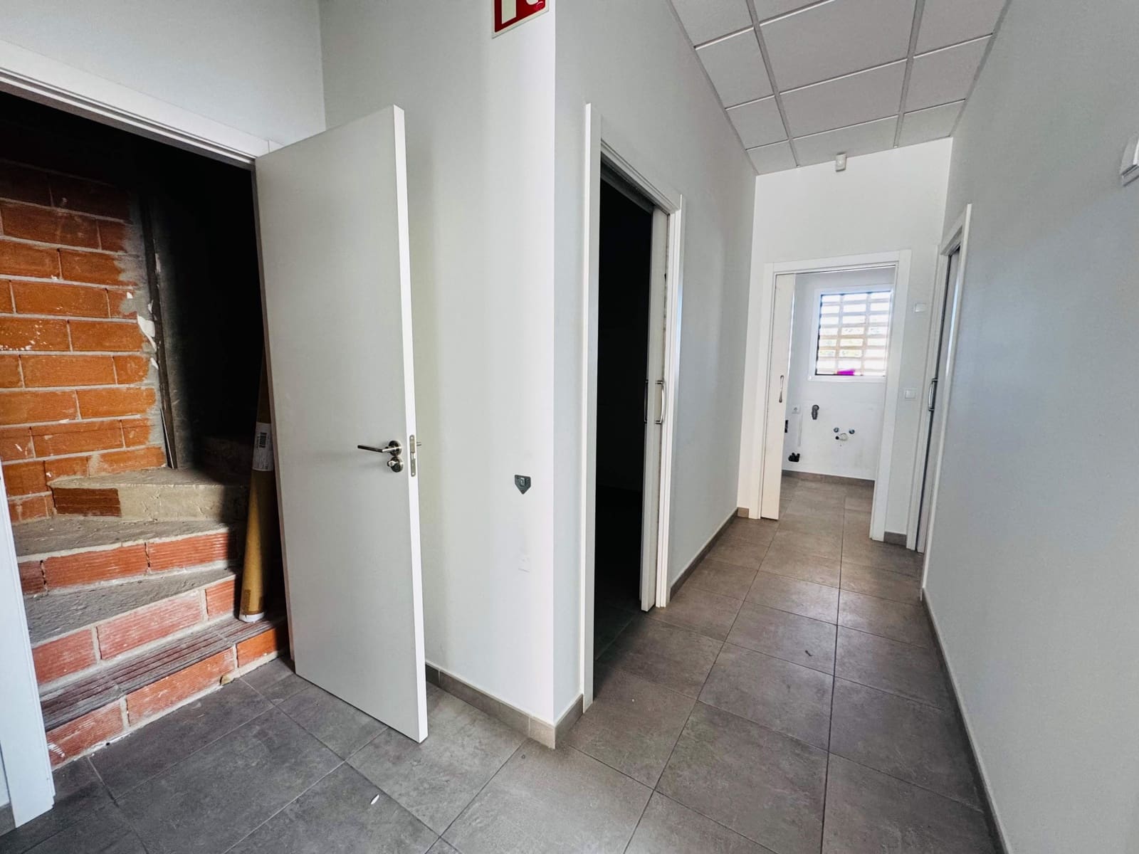 3 soveværelse Erhverv til leje i La Nucia med swimmingpool - € 2.000 (Ref: 8900087)