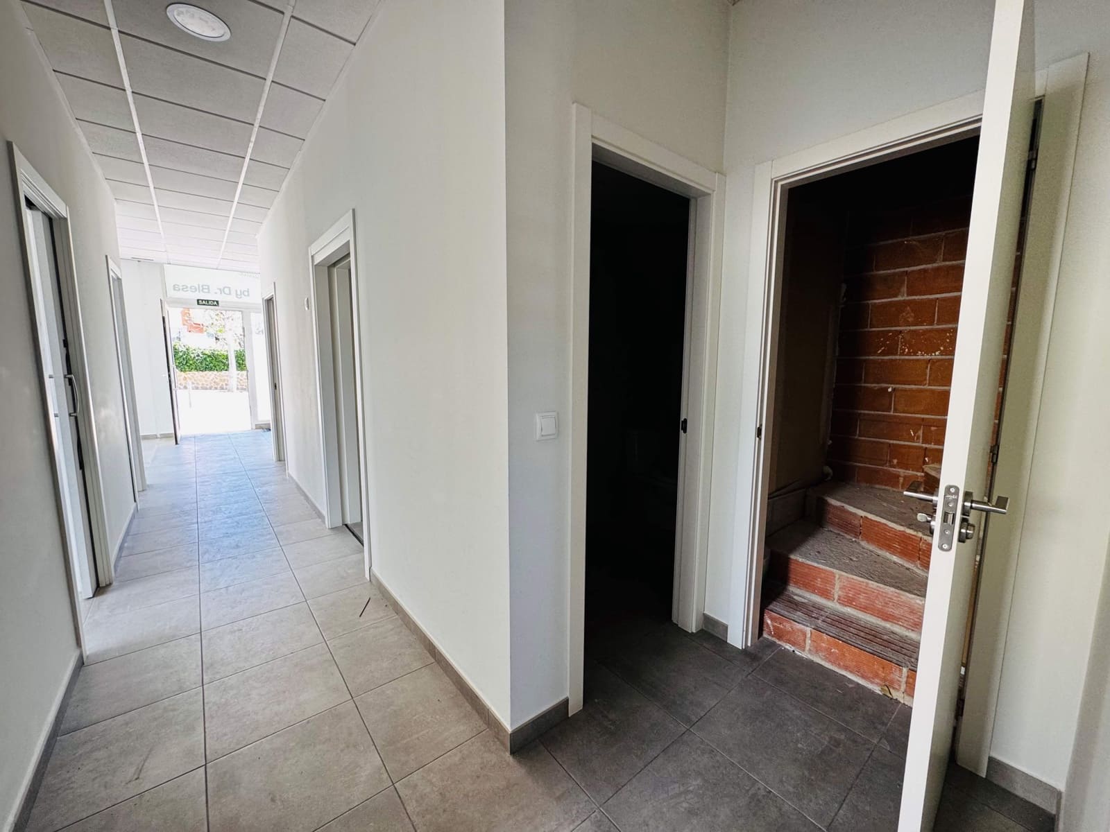 3 soveværelse Erhverv til leje i La Nucia med swimmingpool - € 2.000 (Ref: 8900087)