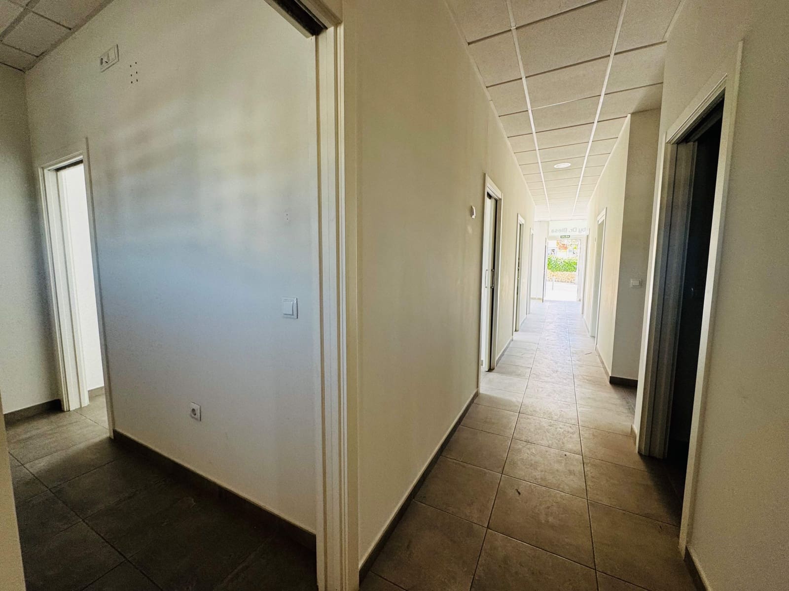 3 soveværelse Erhverv til leje i La Nucia med swimmingpool - € 2.000 (Ref: 8900087)