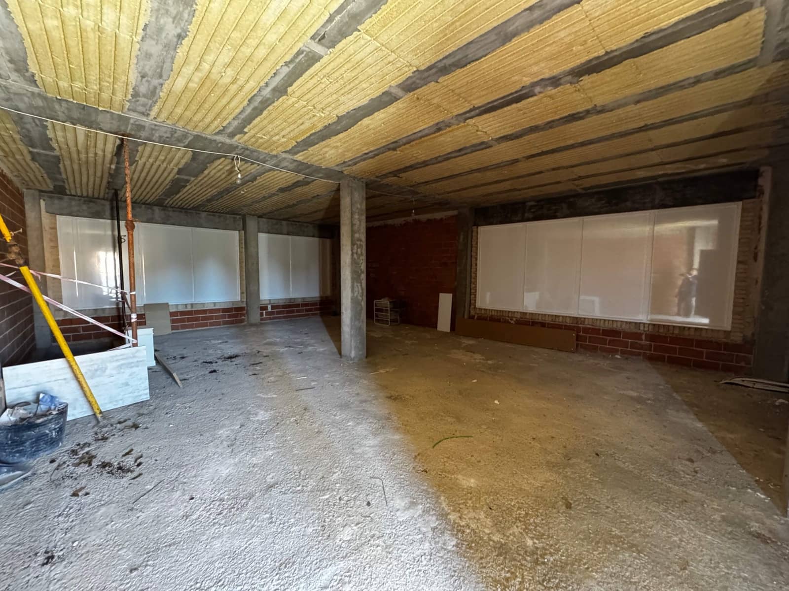 3 soveværelse Erhverv til leje i La Nucia med swimmingpool - € 2.000 (Ref: 8900087)