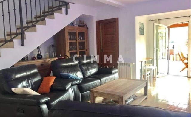 3 makuuhuone Rivitalo myytävänä paikassa La Nucia mukana uima-altaan - 319 000 € (Ref: 8981256)