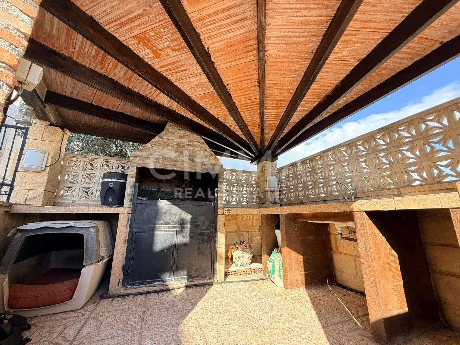 Chalet de 2 habitaciones en Polop en venta con garaje - 250.000 € (Ref: 9132565)