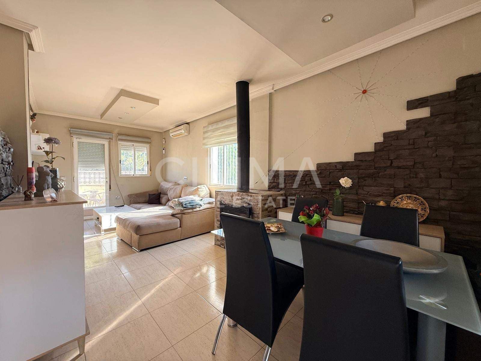 Chalet de 2 habitaciones en Polop en venta con garaje - 250.000 € (Ref: 9132565)