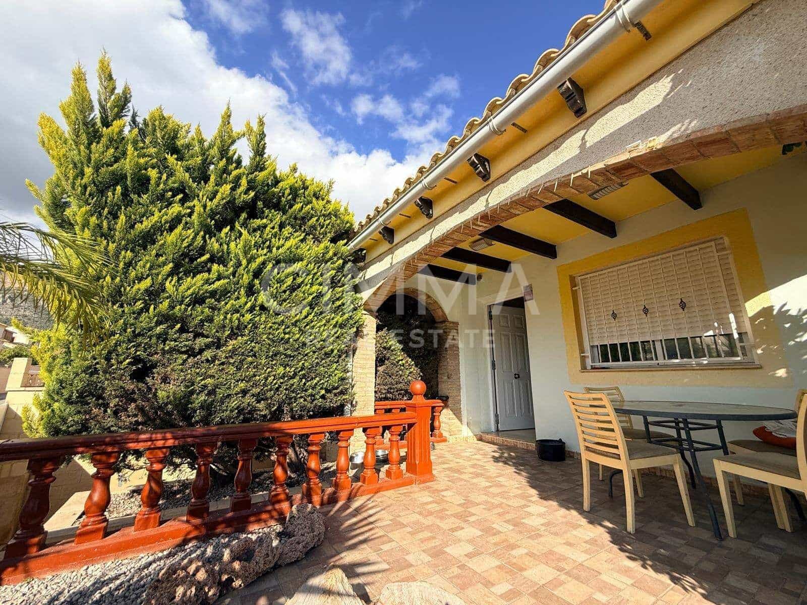 Chalet de 2 habitaciones en Polop en venta con garaje - 250.000 € (Ref: 9132565)