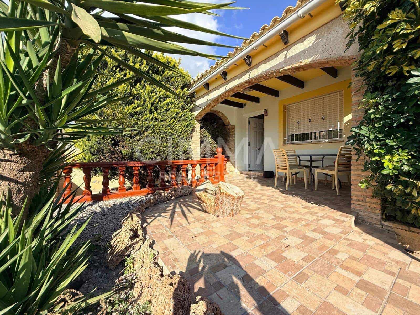 Chalet de 2 habitaciones en Polop en venta con garaje - 250.000 € (Ref: 9132565)