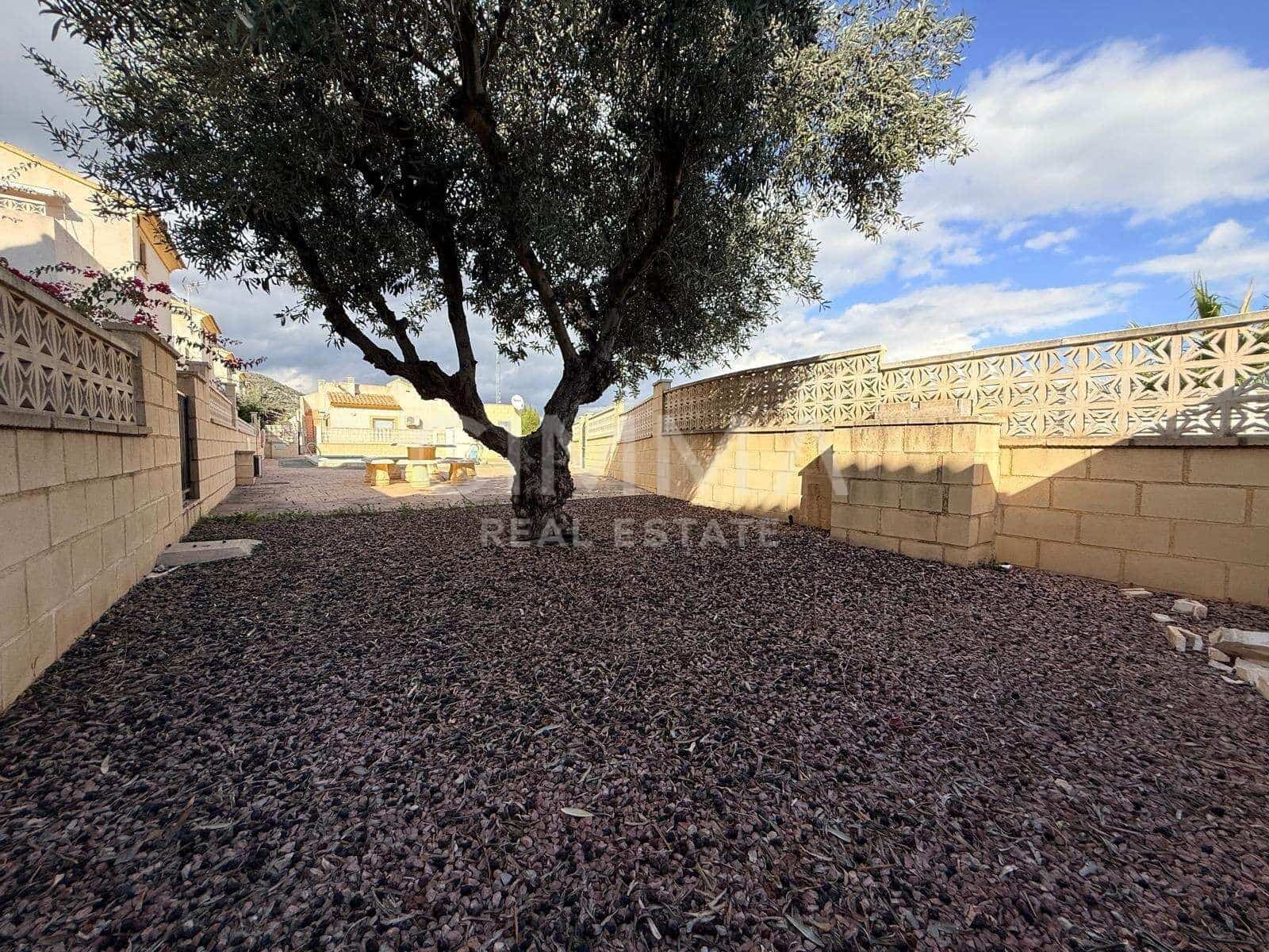 Chalet de 2 habitaciones en Polop en venta con garaje - 250.000 € (Ref: 9132565)