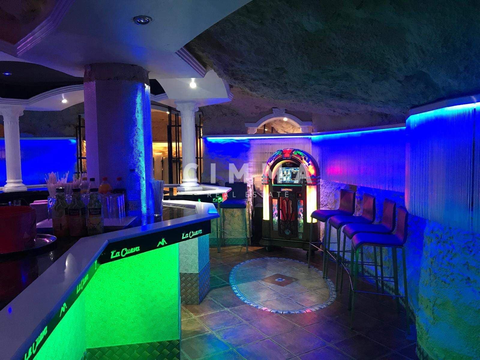 Hotell til salgs i Benidorm - € 1 800 000 (Ref: 9143895)