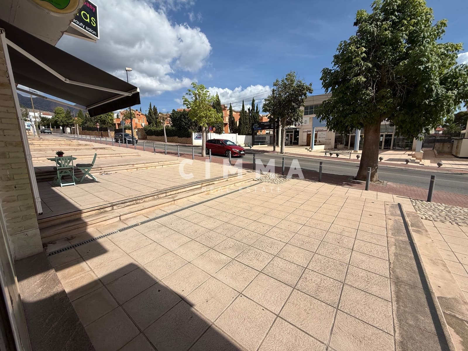 Erhverv til leje i La Nucia med garage - € 1.350 (Ref: 9202581)