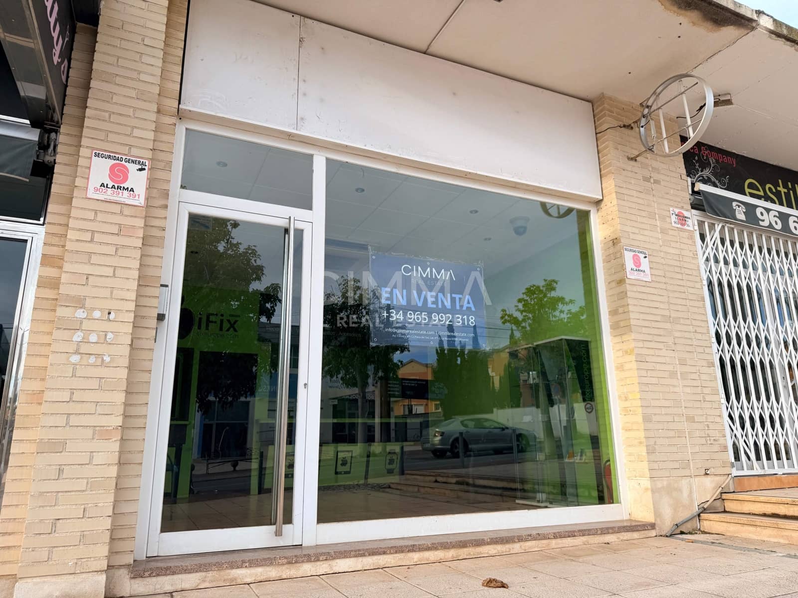 Kaupallinen myytävänä paikassa La Nucia mukana 
autotalli - 220 000 € (Ref: 9202581)