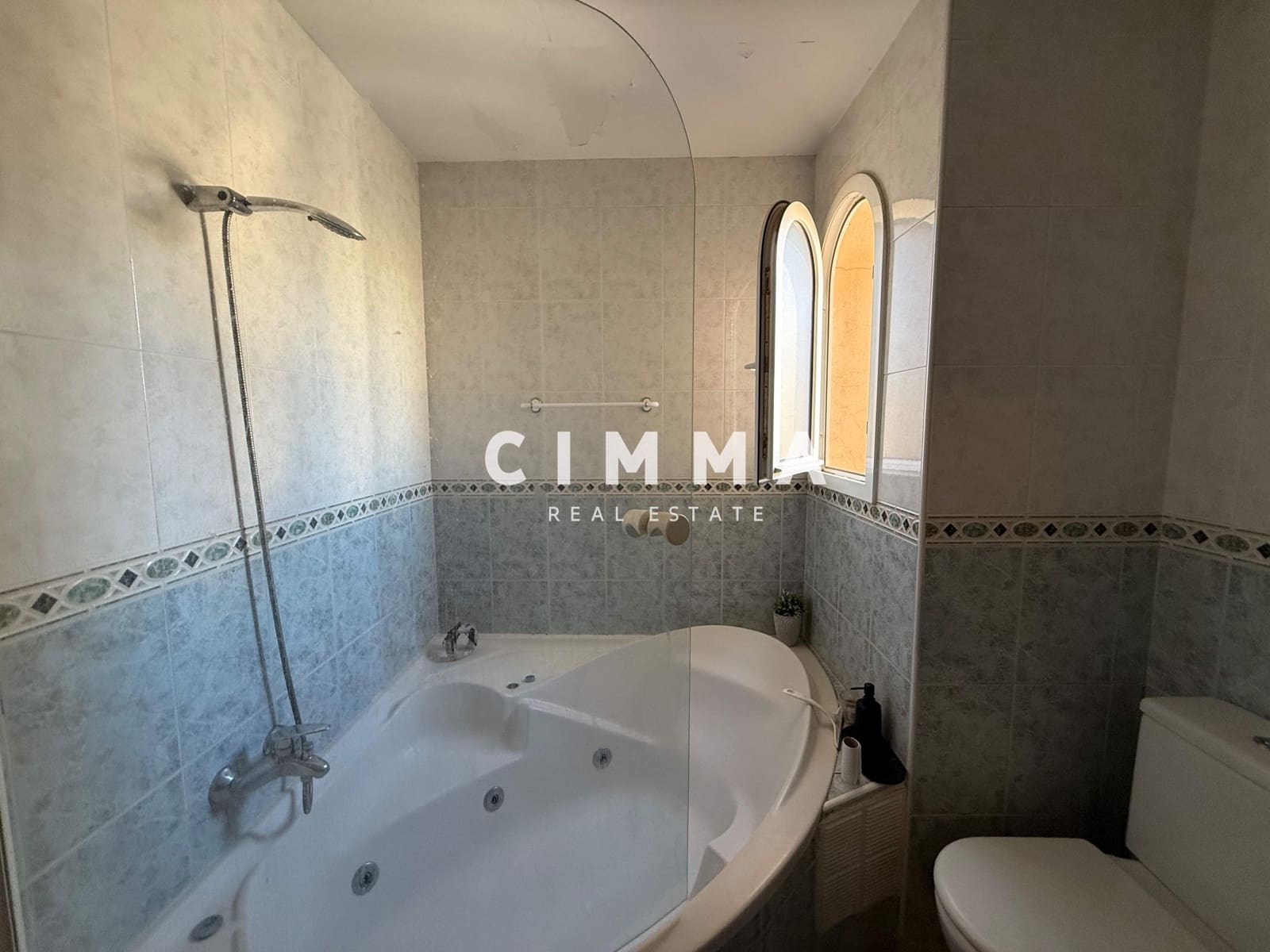 4 soveværelse Villa til salg i La Nucia med garage - € 360.000 (Ref: 9243224)