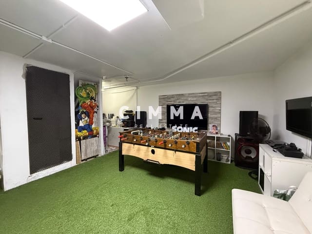 4 soveværelse Villa til salg i La Nucia med garage - € 360.000 (Ref: 9243224)