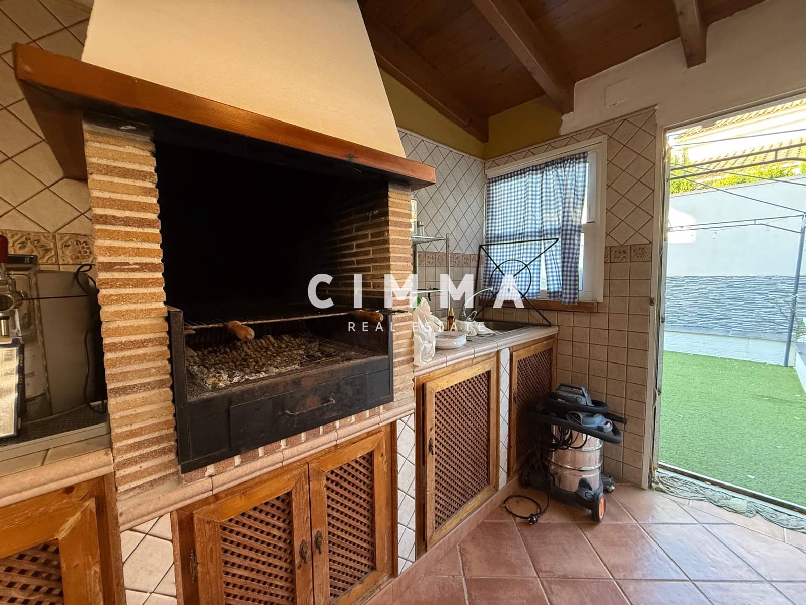 4 soveværelse Villa til salg i La Nucia med garage - € 360.000 (Ref: 9243224)