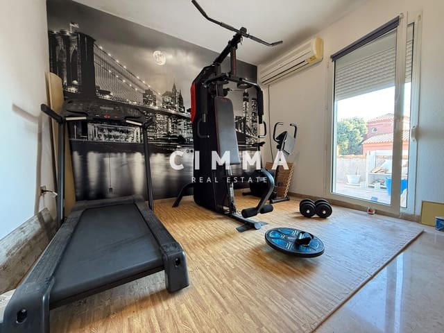 4 soveværelse Villa til salg i La Nucia med garage - € 360.000 (Ref: 9243224)