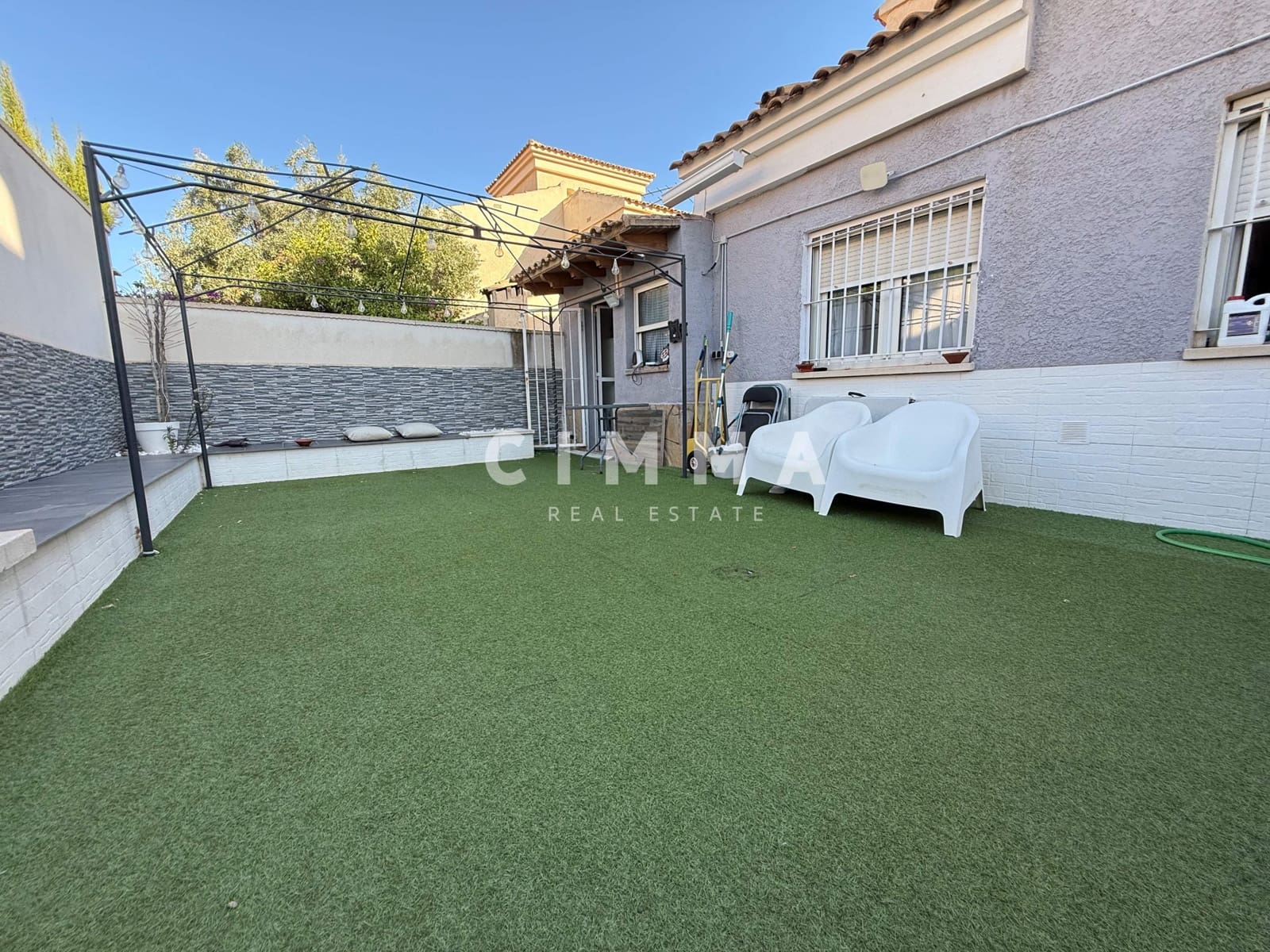 4 soveværelse Villa til salg i La Nucia med garage - € 360.000 (Ref: 9243224)