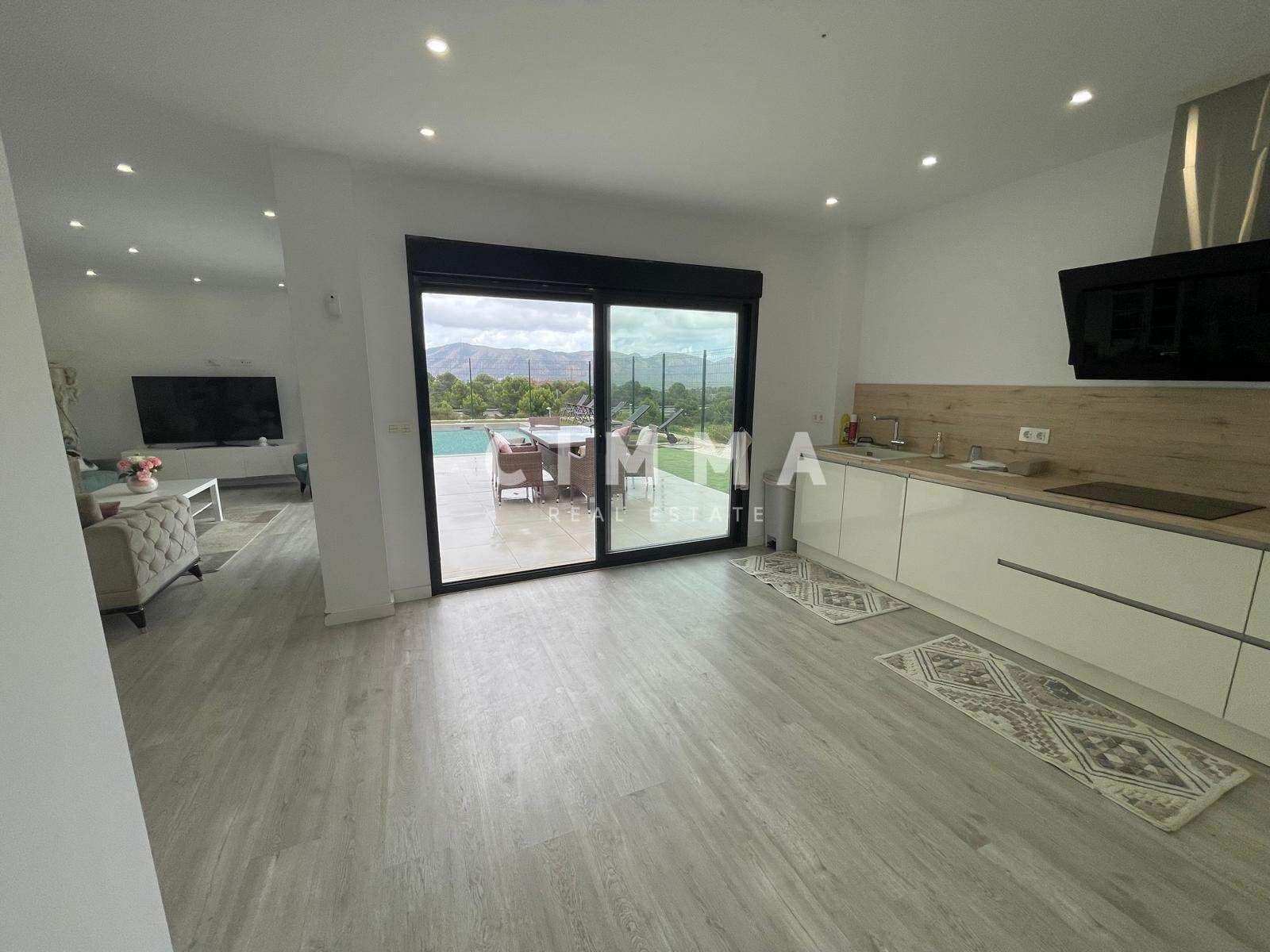 3 soveværelse Villa til salg i Alfaz del Pi / L'Alfas del Pi med garage - € 575.000 (Ref: 9297056)