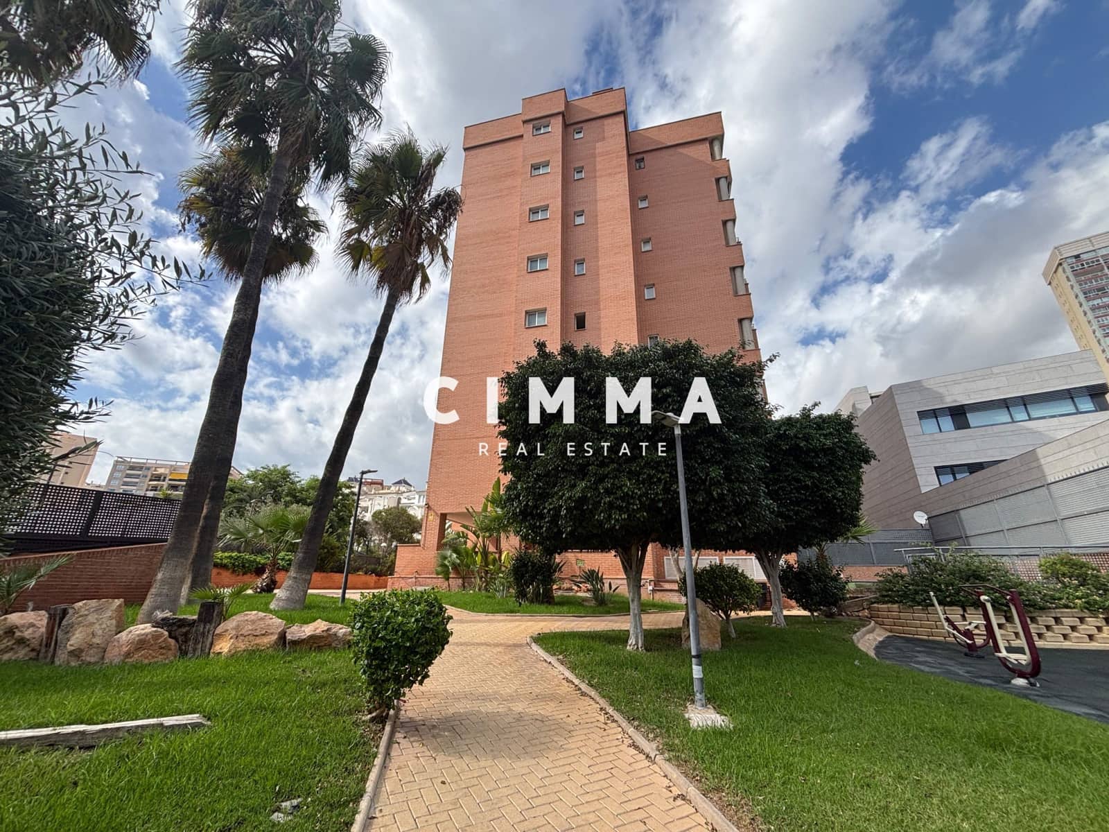 2 makuuhuone Asunto myytävänä paikassa La Villajoyosa / Vila Joiosa mukana uima-altaan - 350 000 € (Ref: 9313725)