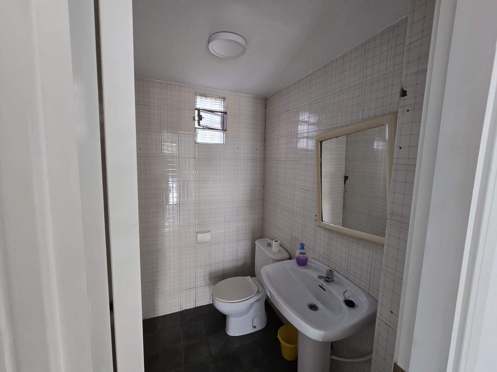 Commercial for rent in Benidorm - € 2,000 (Ref: 9317995)