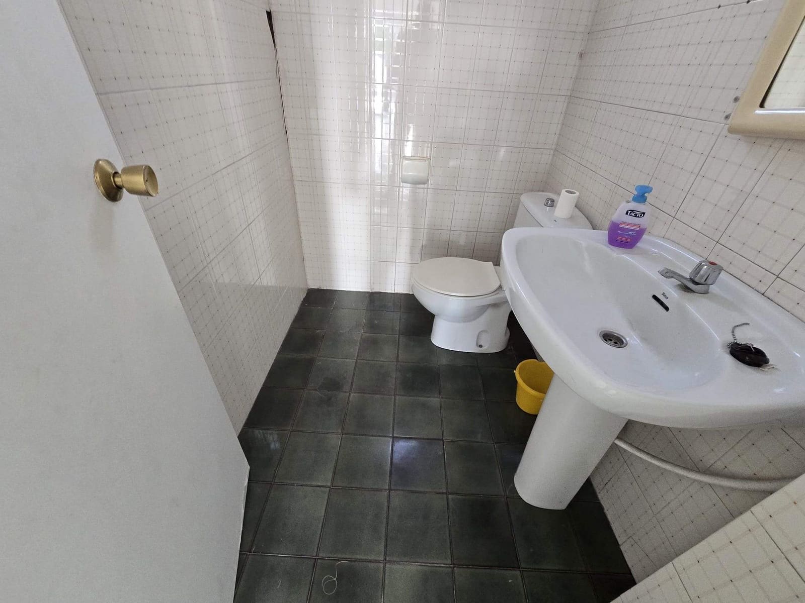 Commercial for rent in Benidorm - € 2,000 (Ref: 9317995)