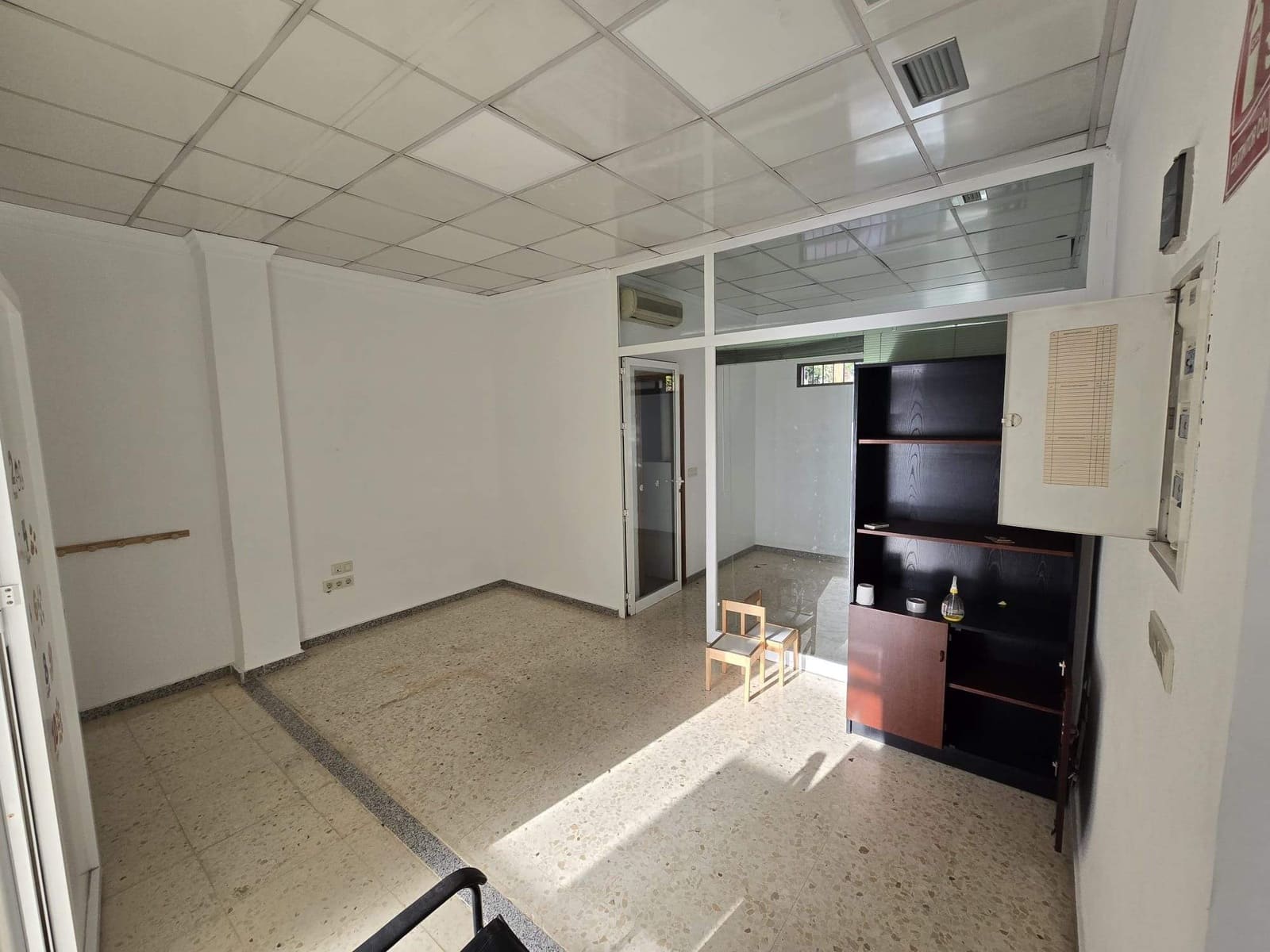 Commercial for rent in Benidorm - € 2,000 (Ref: 9317995)