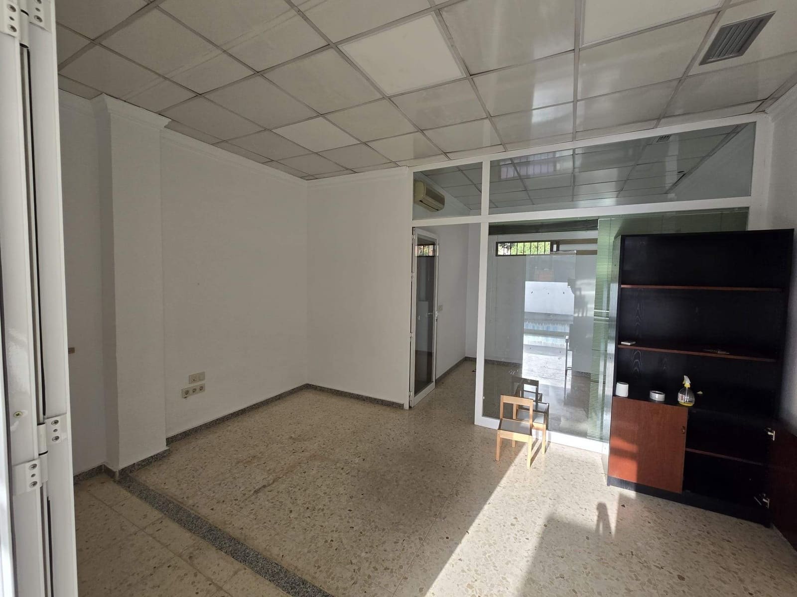 Commercial for rent in Benidorm - € 2,000 (Ref: 9317995)