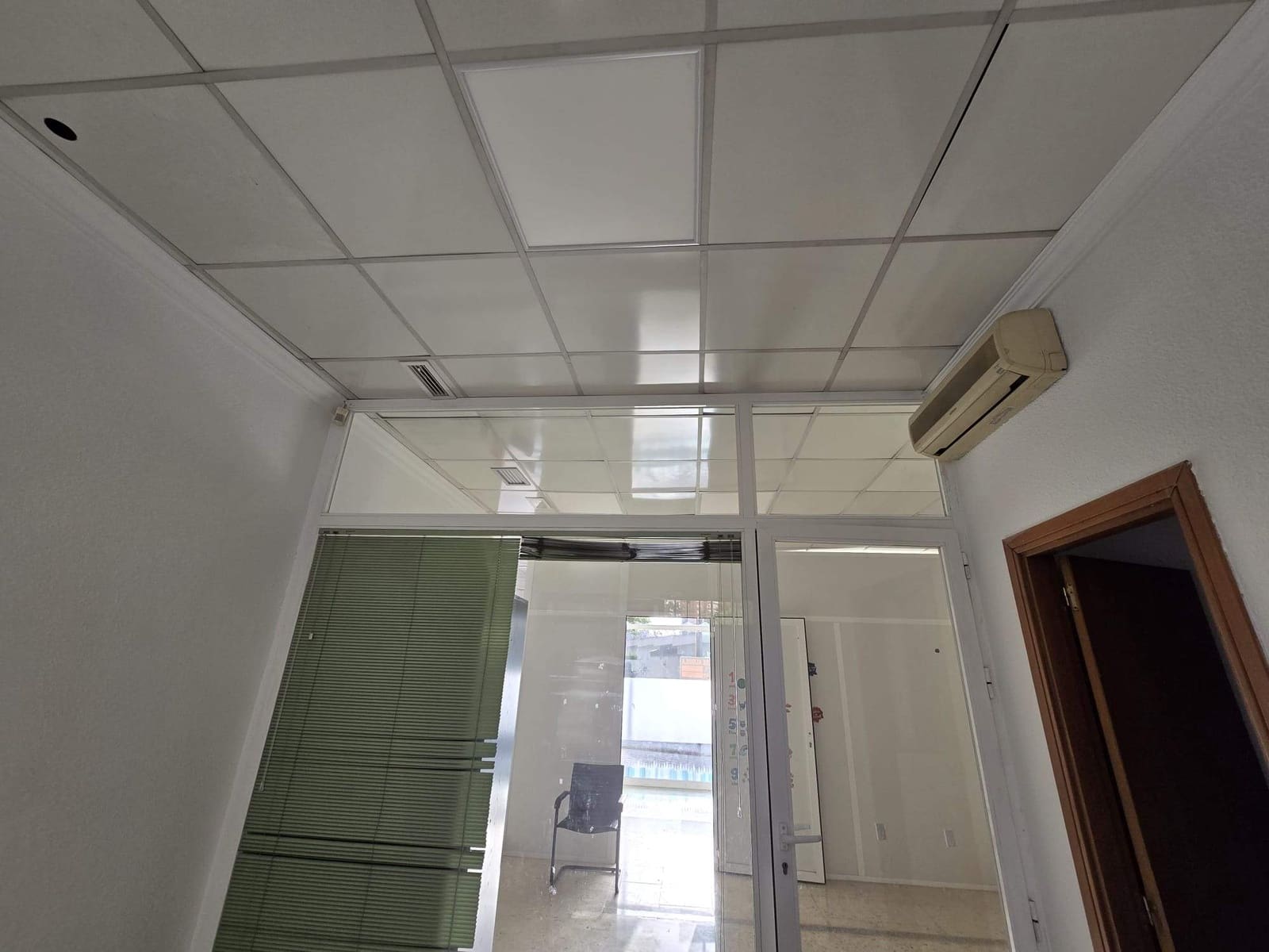 Commercial for rent in Benidorm - € 2,000 (Ref: 9317995)