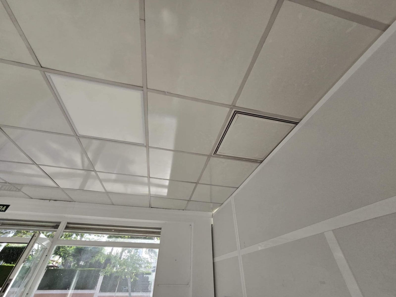 Commercial for rent in Benidorm - € 2,000 (Ref: 9317995)