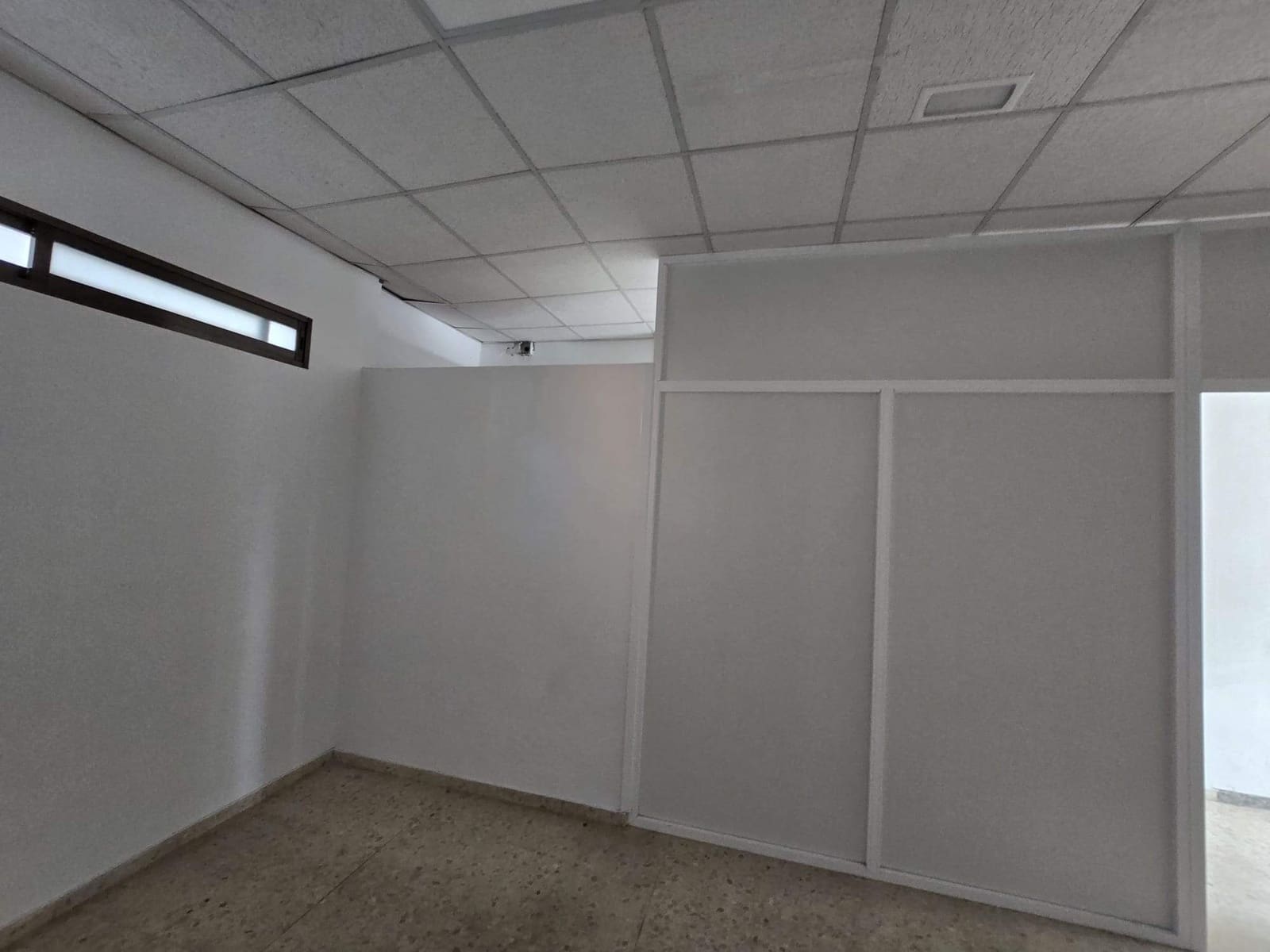 Commercial for rent in Benidorm - € 2,000 (Ref: 9317995)