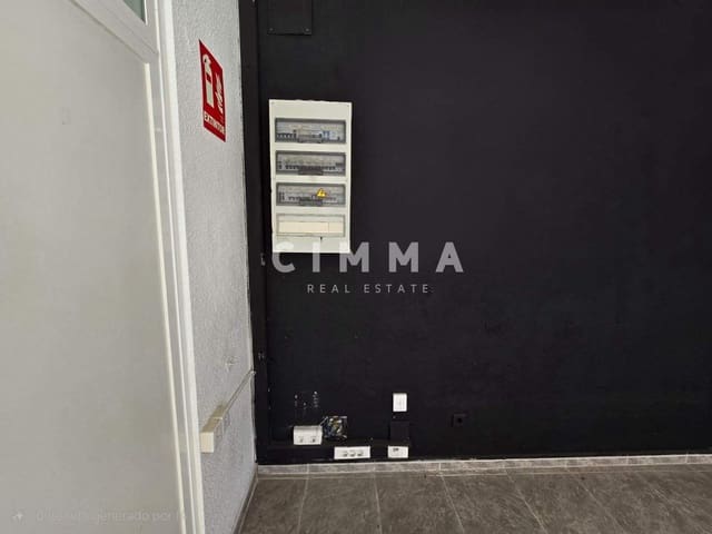 Commercieel te huur in Juzgados - Plaza de Toros, Benidorm - € 1.200 (Ref: 9317996)