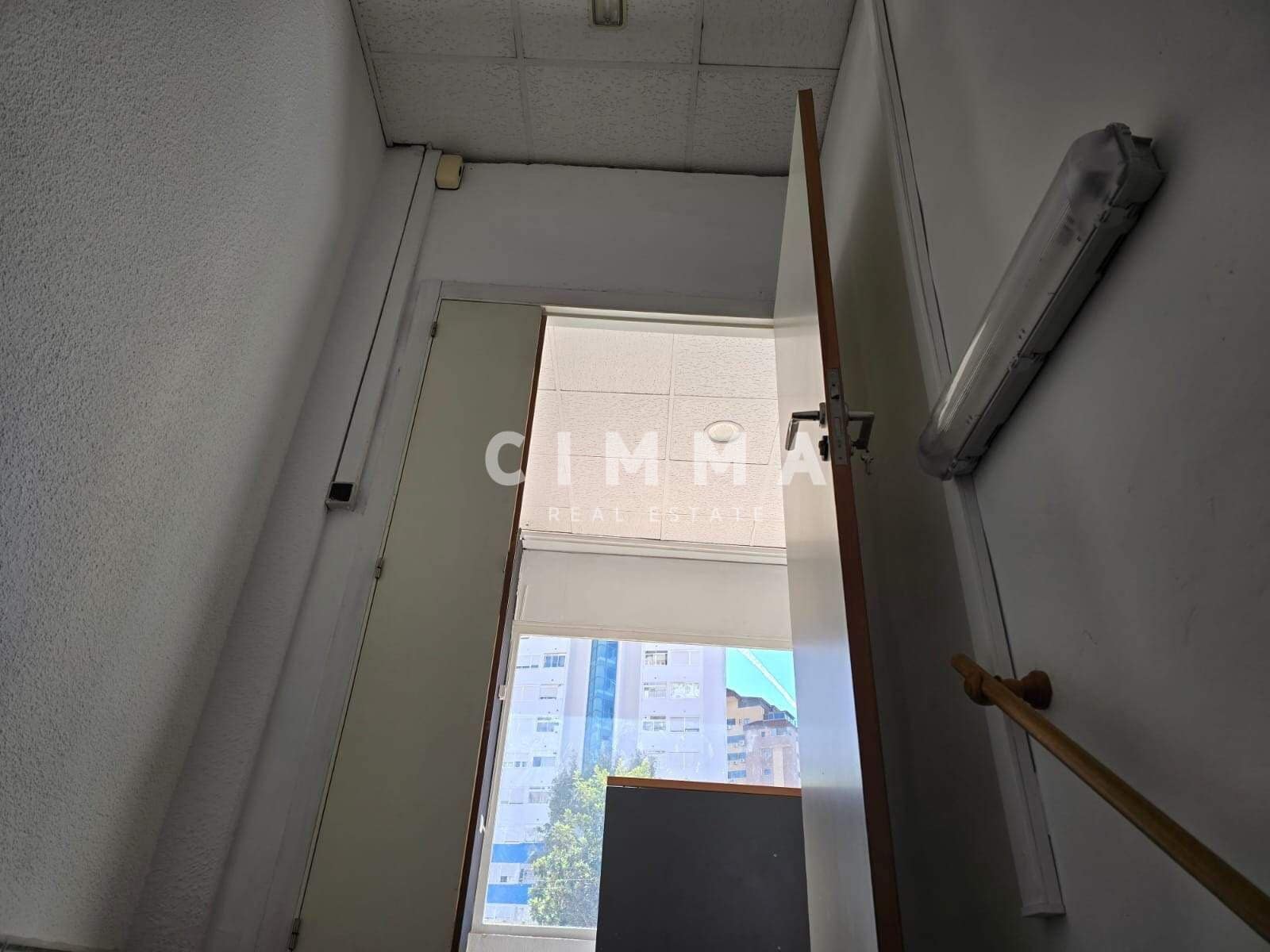 Gewerbe zu vermieten in Benidorm - 1.200 € (Ref: 9317996)