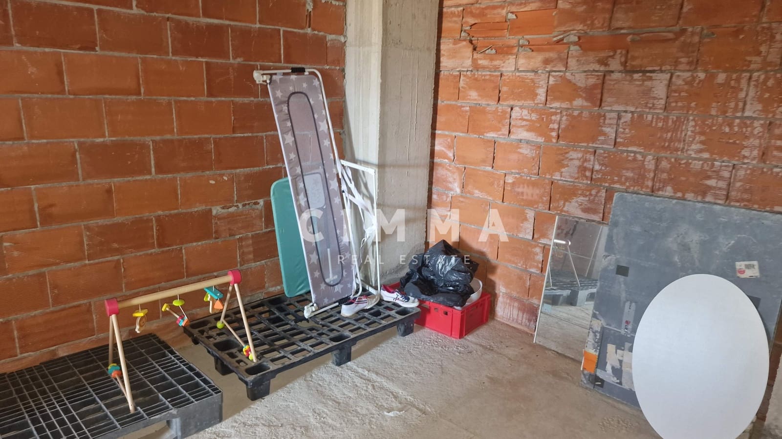 Local Comercial en Calpe / Calp en venta con garaje - 265.000 € (Ref: 9318001)