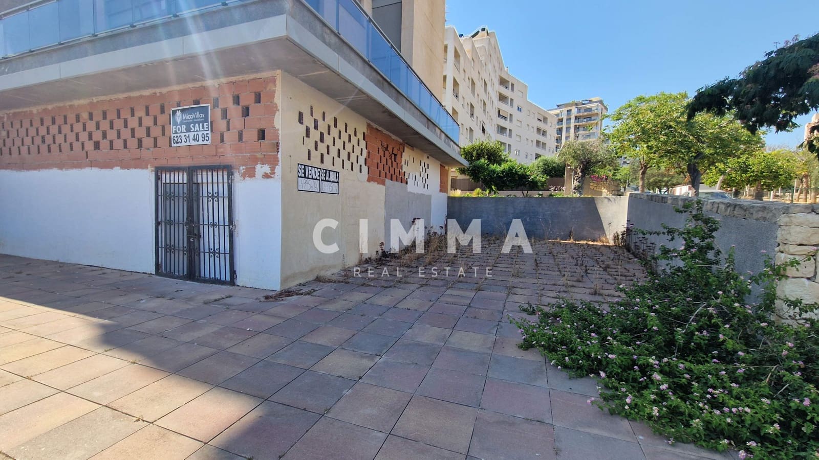 Local Comercial en Calpe / Calp en venta con garaje - 265.000 € (Ref: 9318001)