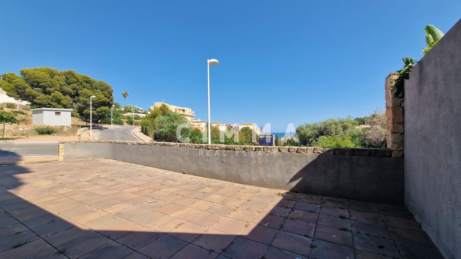 Local Comercial en Calpe / Calp en venta con garaje - 265.000 € (Ref: 9318001)