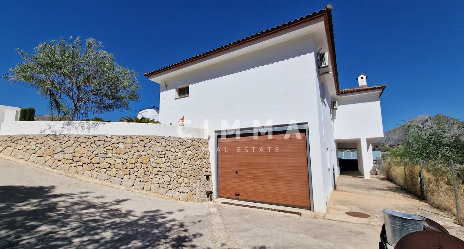3 slaapkamer Villa te koop in Callosa d'En Sarria met garage - € 650.000 (Ref: 9318002)