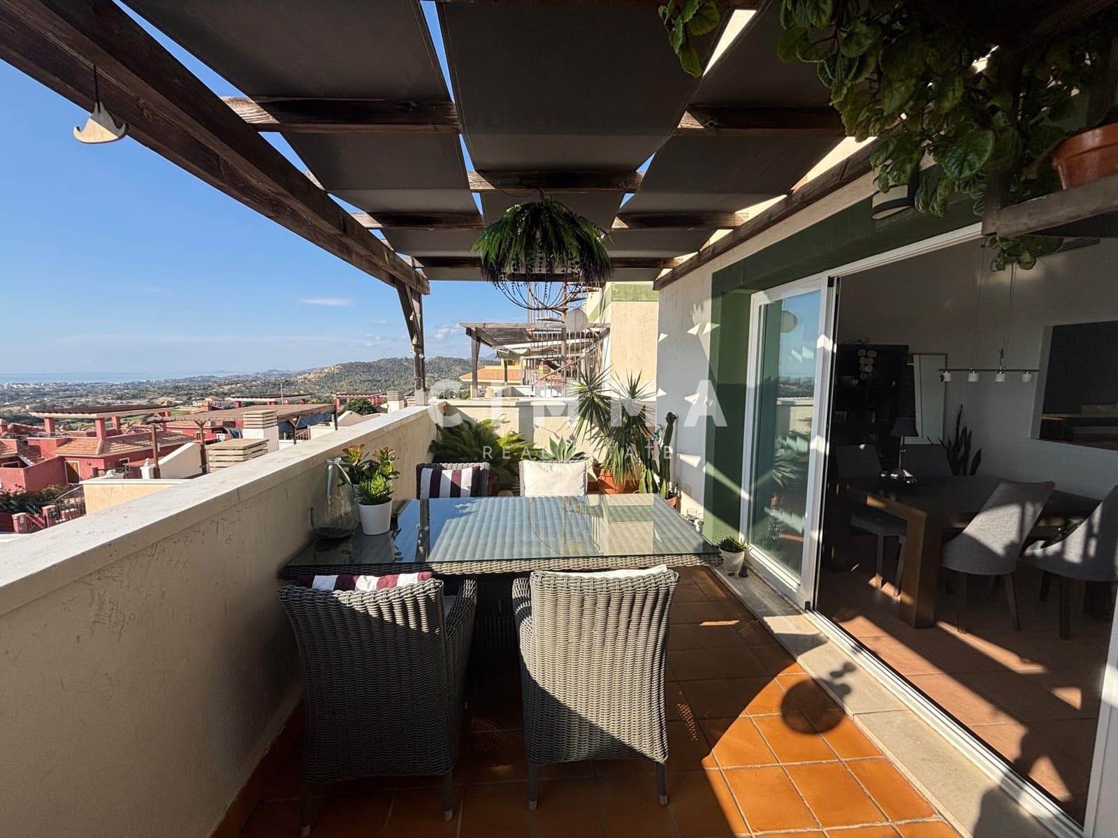 3 bedroom Villa for sale in Finestrat with pool - € 350,000 (Ref: 9326635)