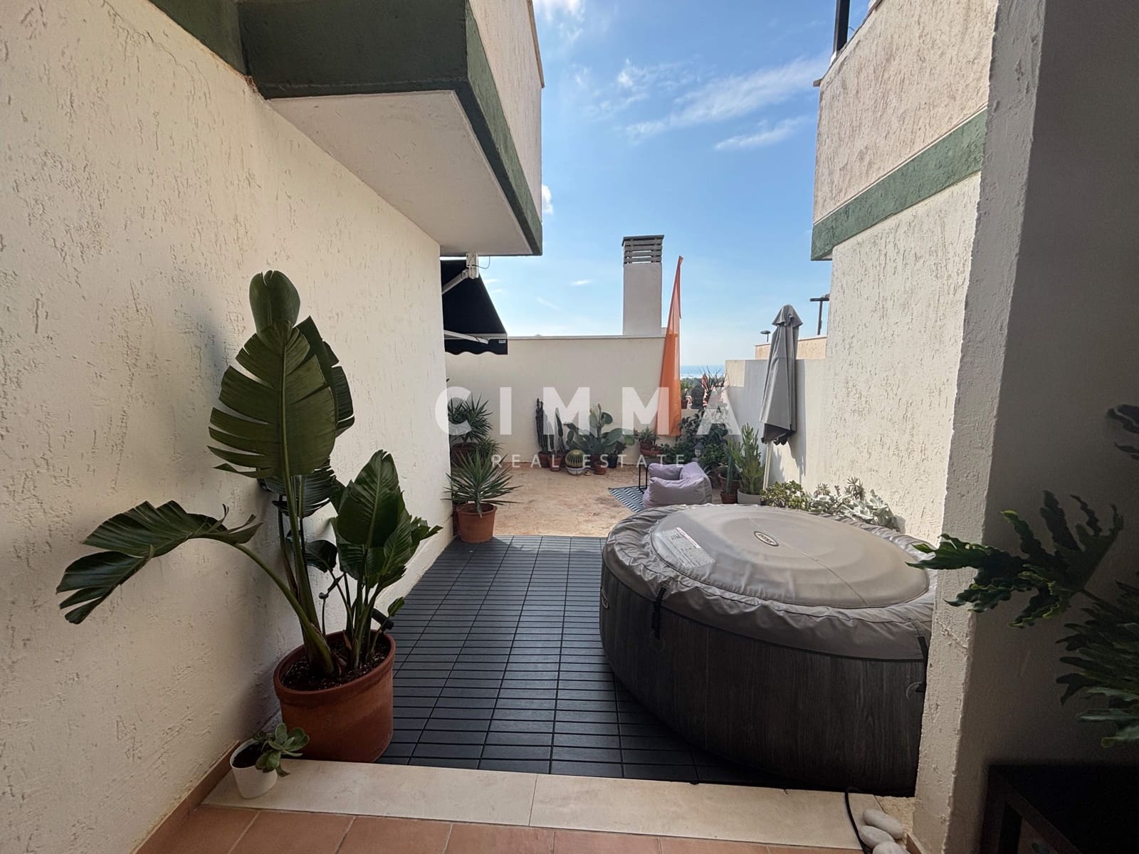 3 bedroom Villa for sale in Finestrat with pool - € 350,000 (Ref: 9326635)