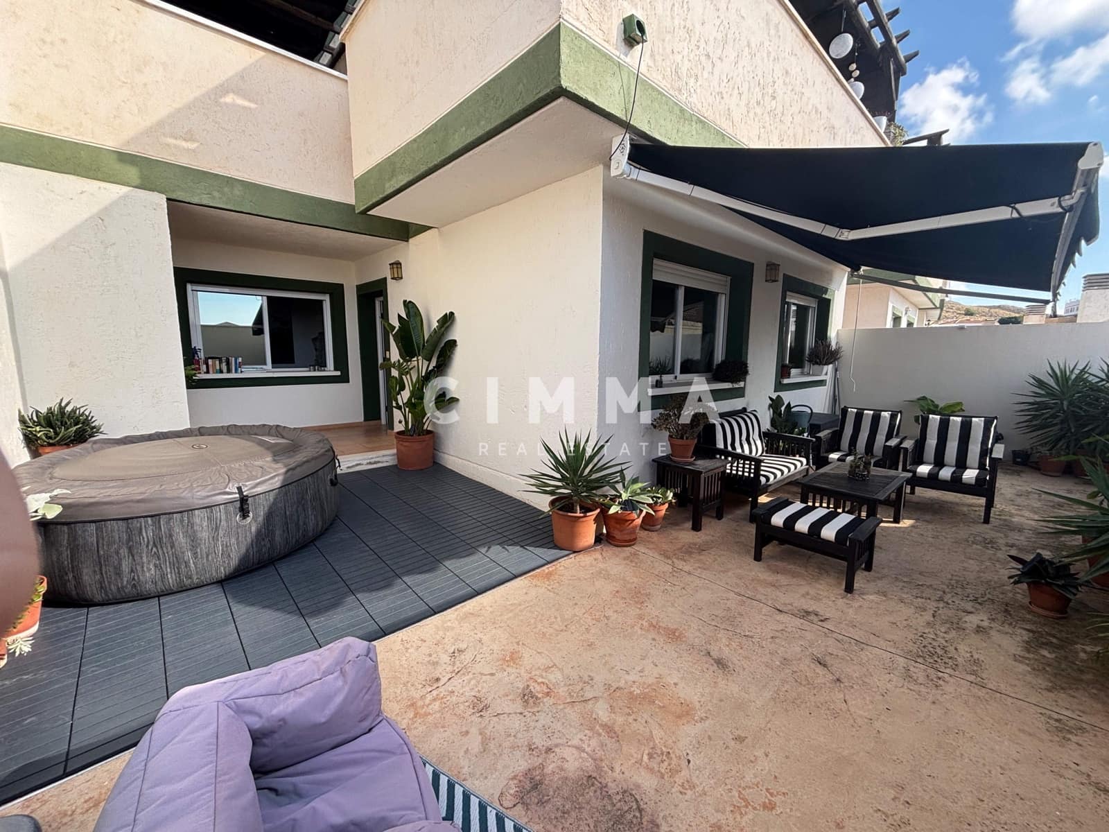 3 bedroom Villa for sale in Finestrat with pool - € 350,000 (Ref: 9326635)